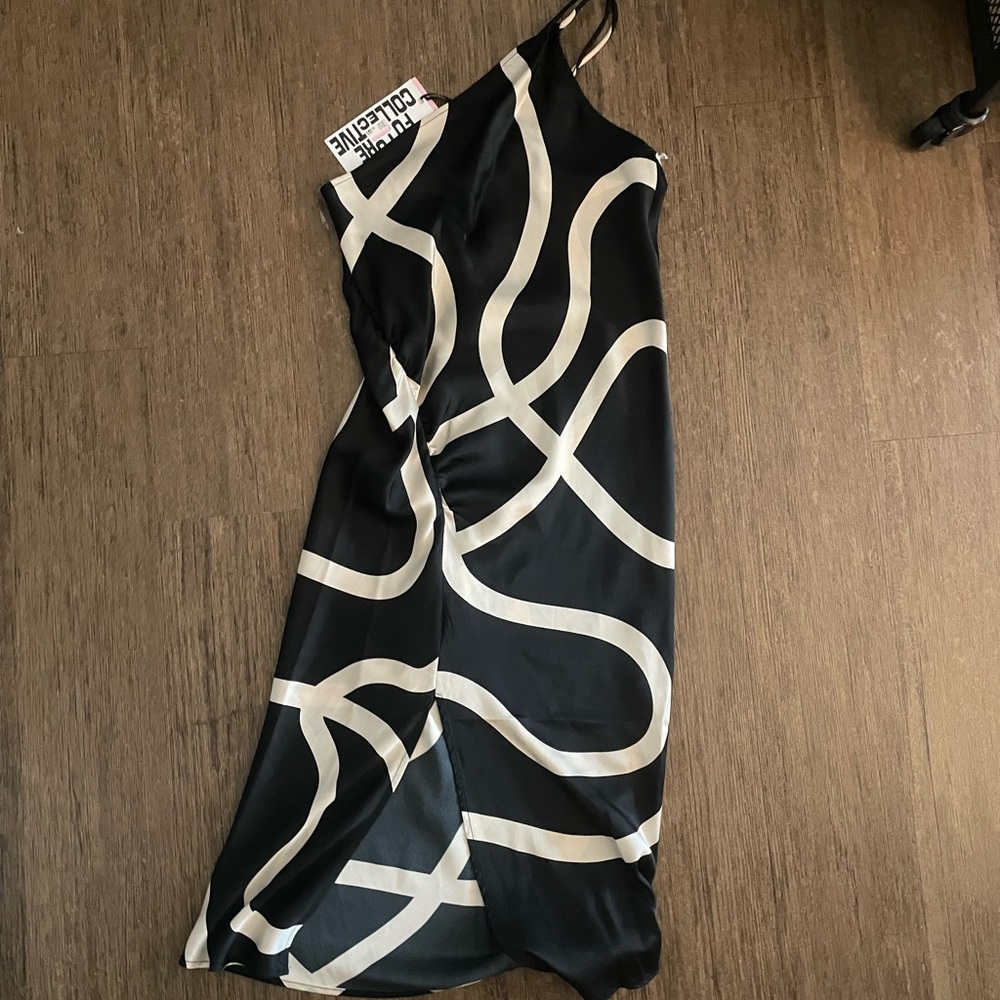 Black and White Asymmetrical One Shoulder Sheath Dress
